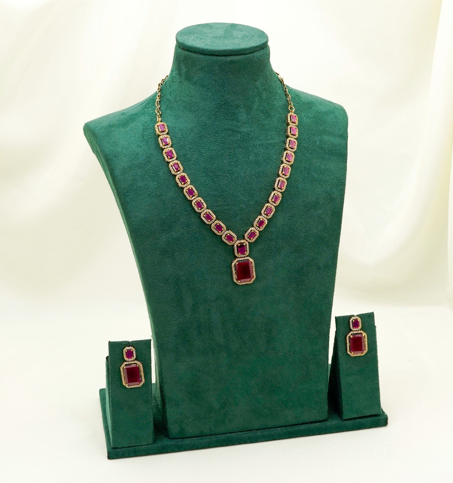 Pink Elegant Catrine & Halo Necklace and Earrings Set
