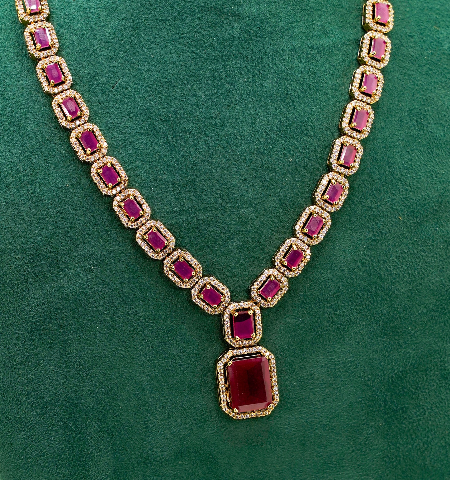 Pink Elegant Catrine & Halo Necklace and Earrings Set