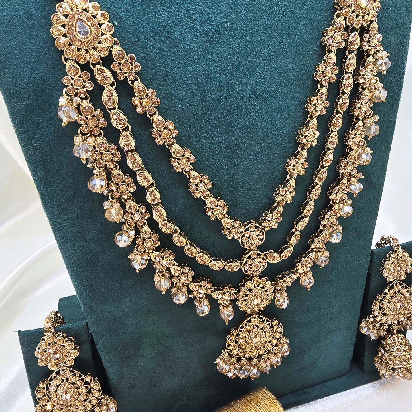 Traditional Gold  Bridal Jewellery Set – Layered Choker, Earrings, Bangles & Potli for Nikah or Walima