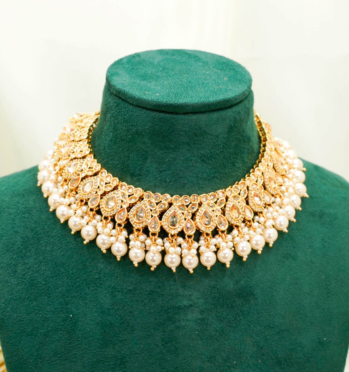 Off White Party Set - Choker Jewellery Set – Mehndi Necklace Set with Earrings and Tikka