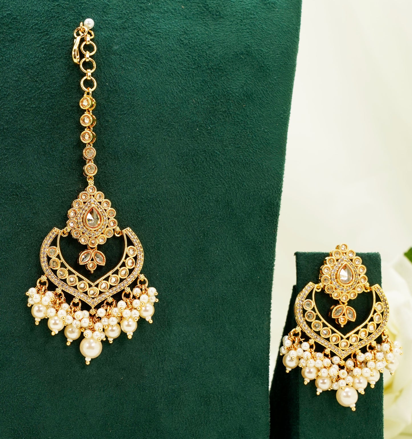 Off White Party Set - Choker Jewellery Set – Mehndi Necklace Set with Earrings and Tikka