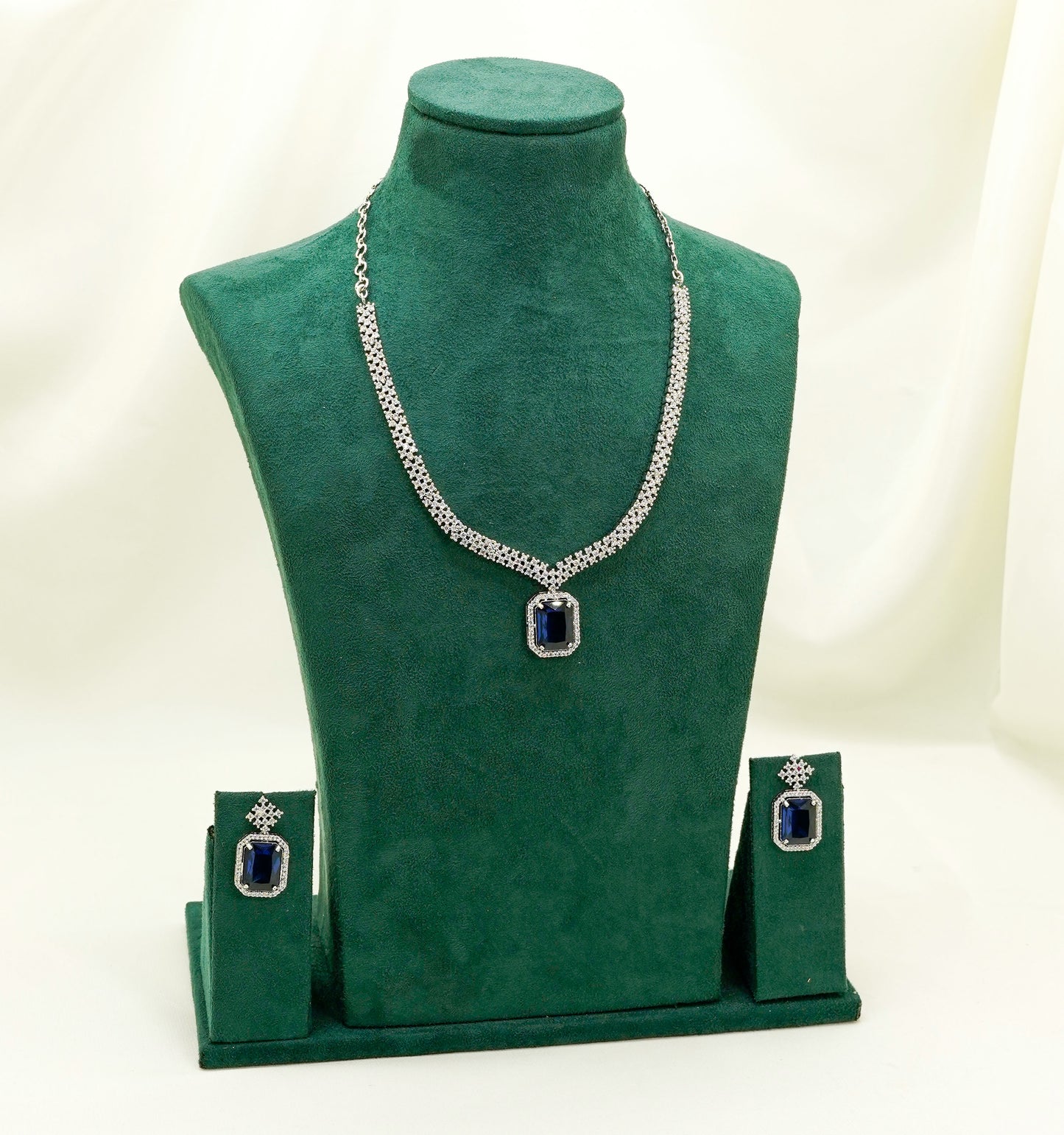 Navy Elegant Catrine & Halo Necklace and Earrings Set