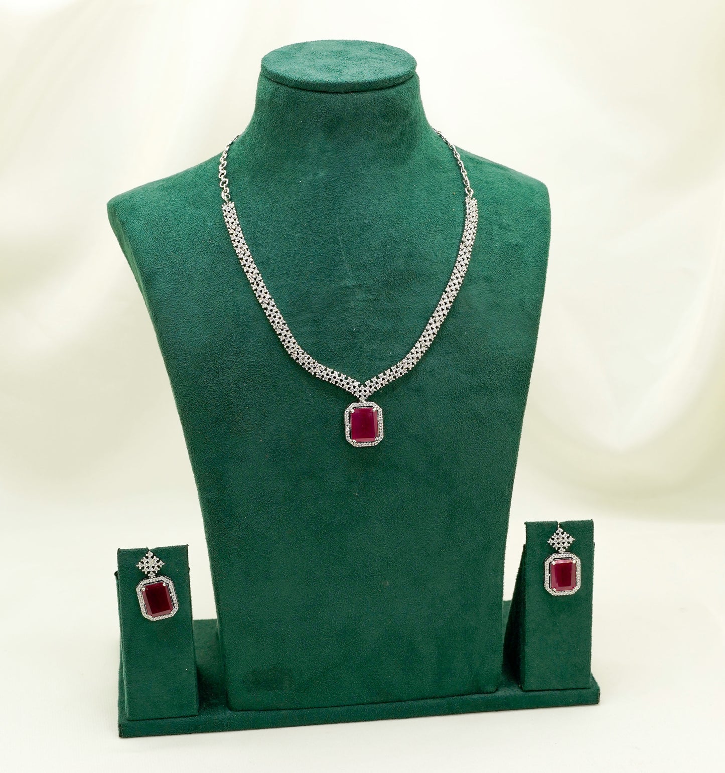 Pink Elegant Catrine & Halo Necklace and Earrings Set
