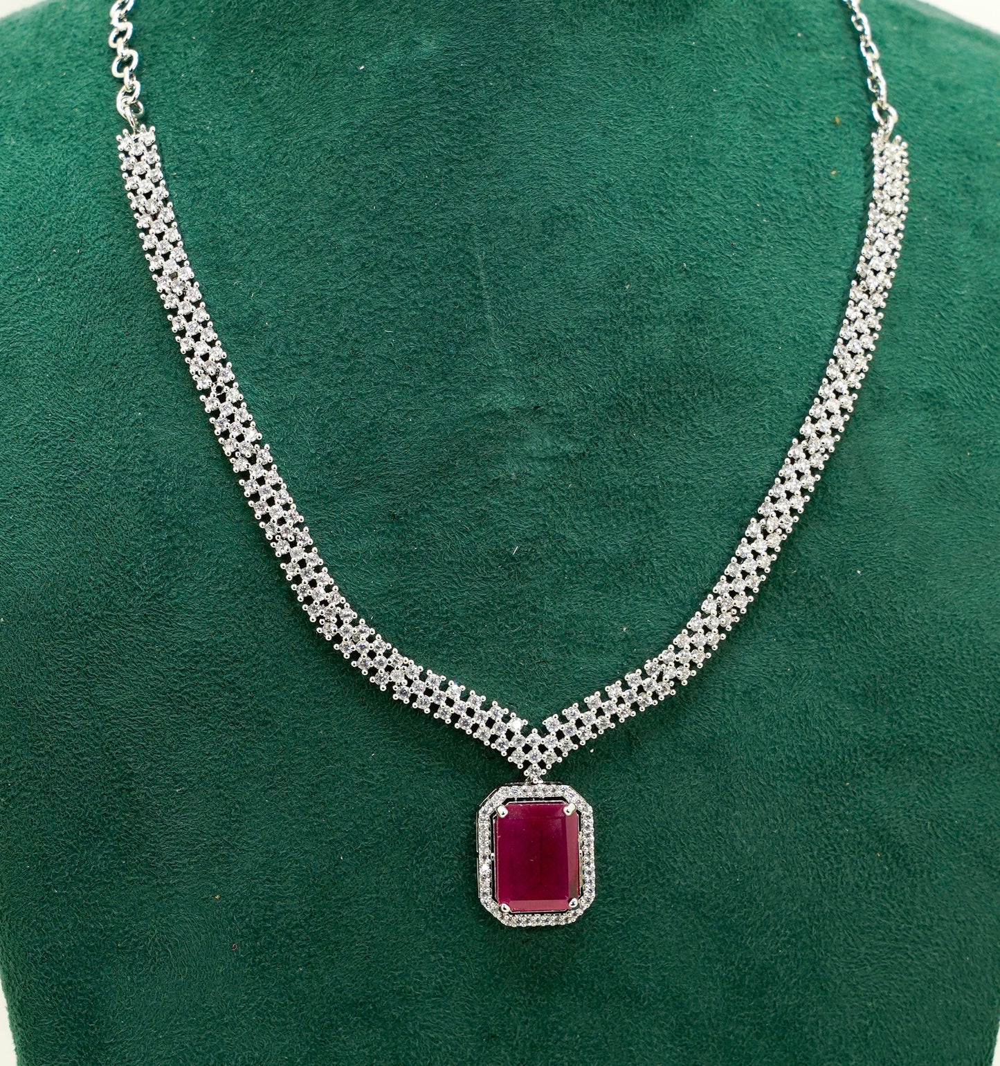 Pink Elegant Catrine & Halo Necklace and Earrings Set