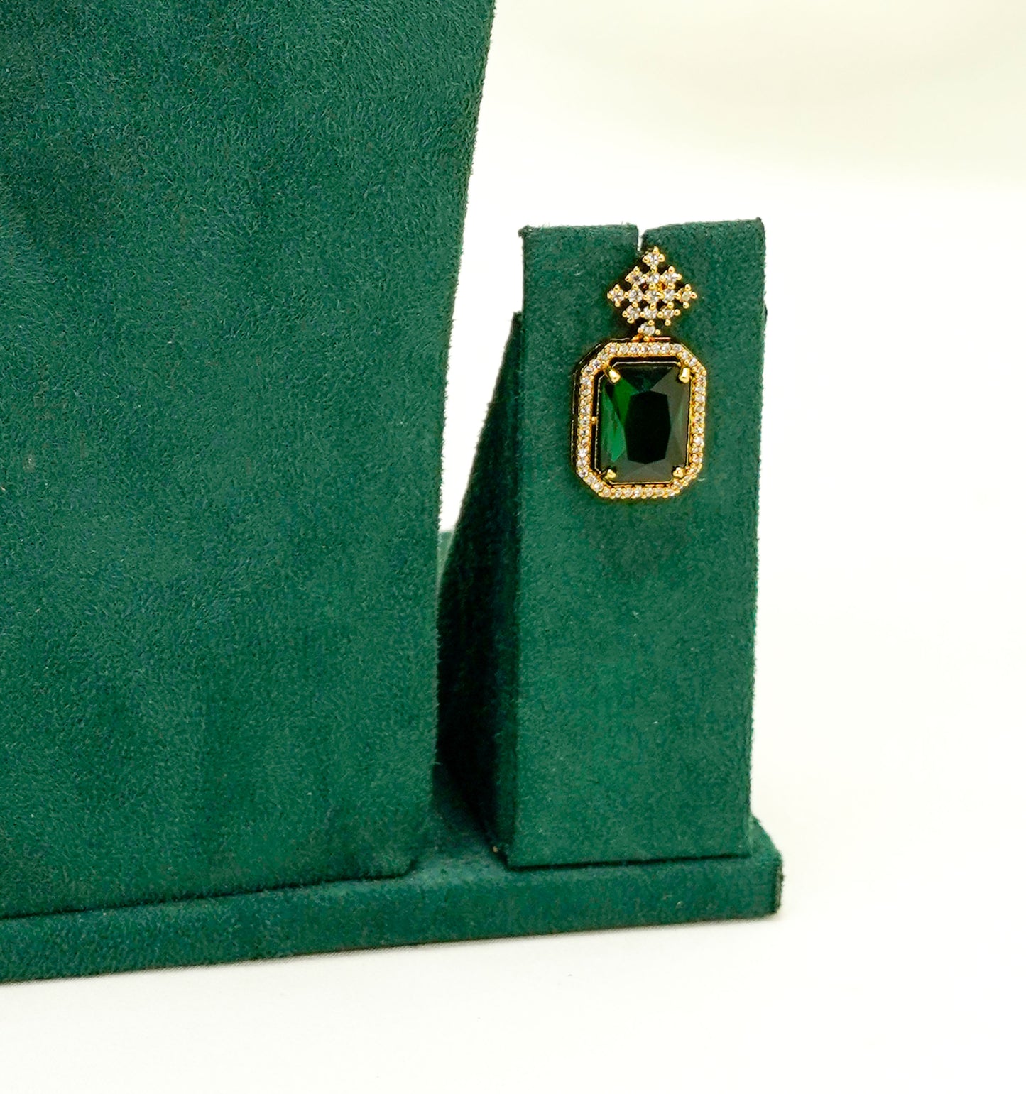 Green Elegant Catrine & Halo Necklace and Earrings Set