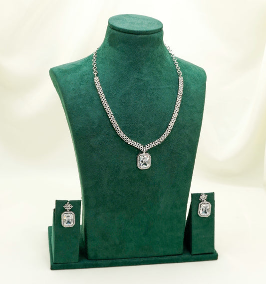 Clear White Elegant Catrine & Halo Necklace and Earrings Set