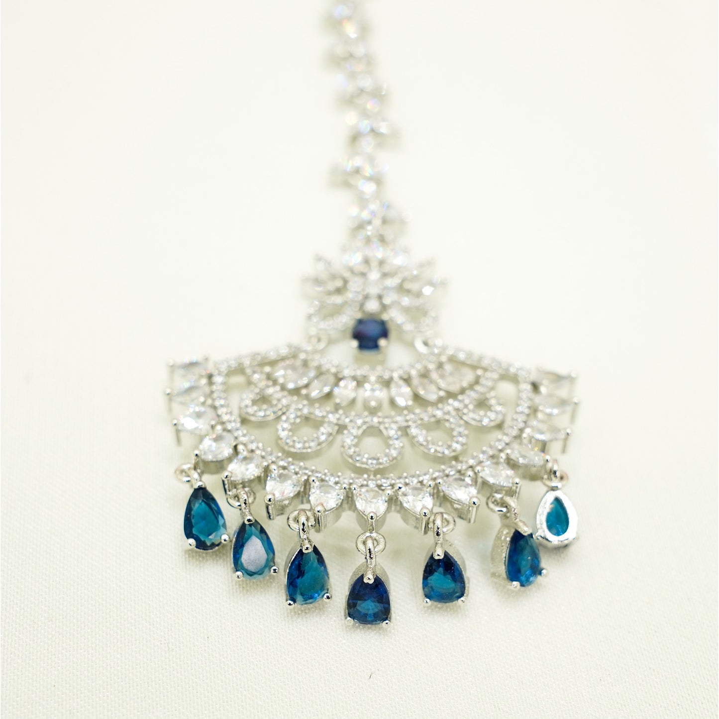 Statement Silver & Blue Chand Tikka – Crystal Bridal Headpiece for Walima, Nikah & Festive Wear
